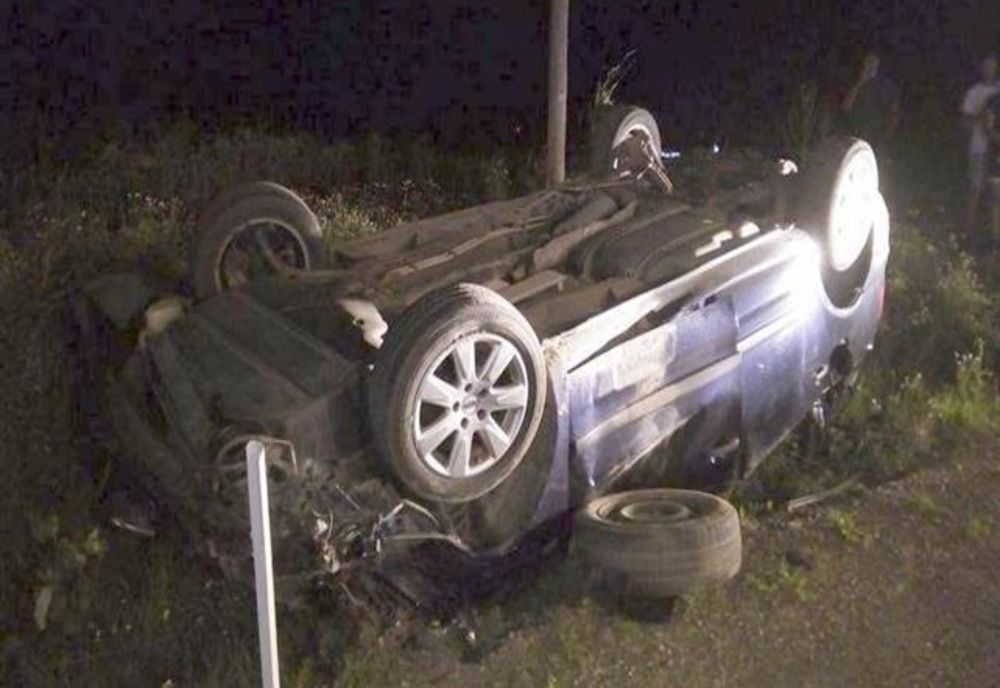 Un băimărean băut şi fără permis a furat o maşină din județul Satu Mare şi a ajuns cu ea în şanţ