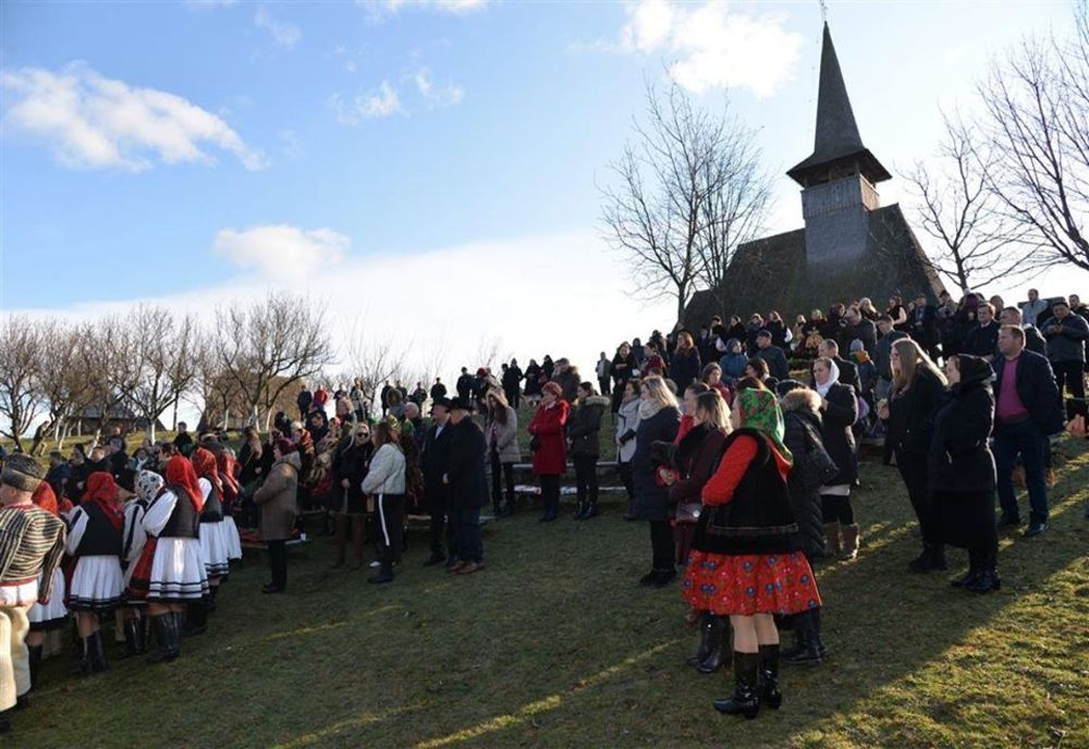 Sărbătoare mare azi în Țara Oașului. Sute de oameni, la Festivalul Datinilor și Obiceiurilor de Iarnă
