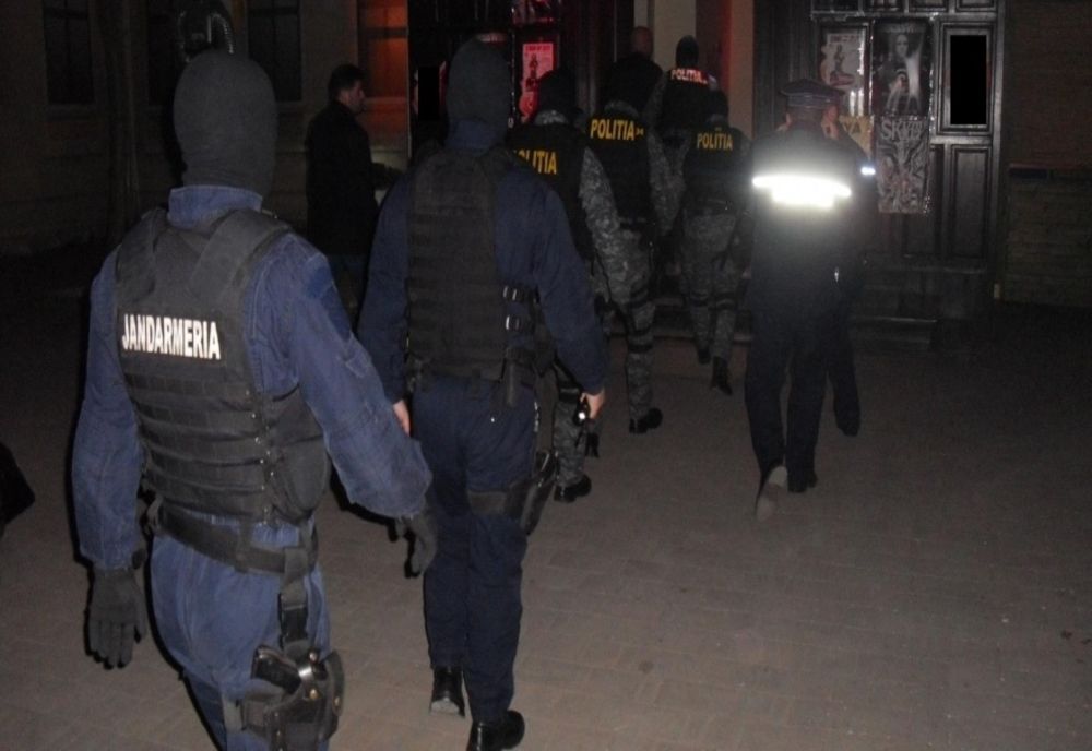 Razii de amploare în județul Satu Mare. 30 de persoane, legitimate