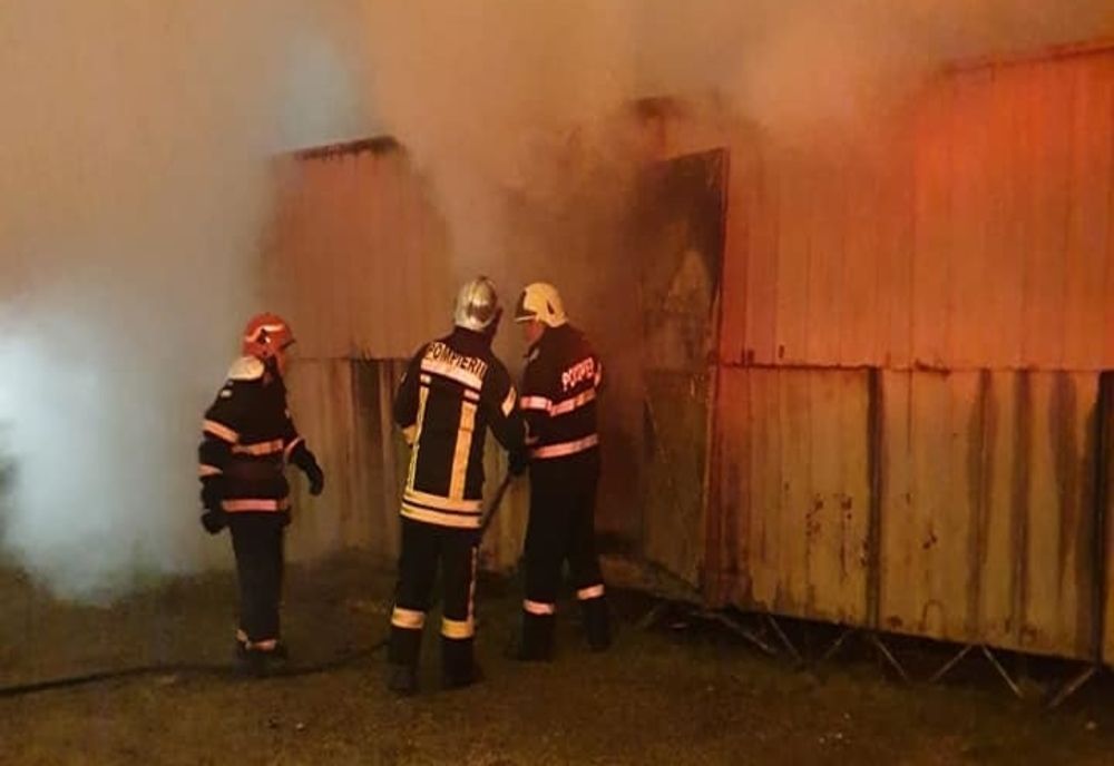Incendiu la un container din municipiul Satu Mare. Pericol de propagare