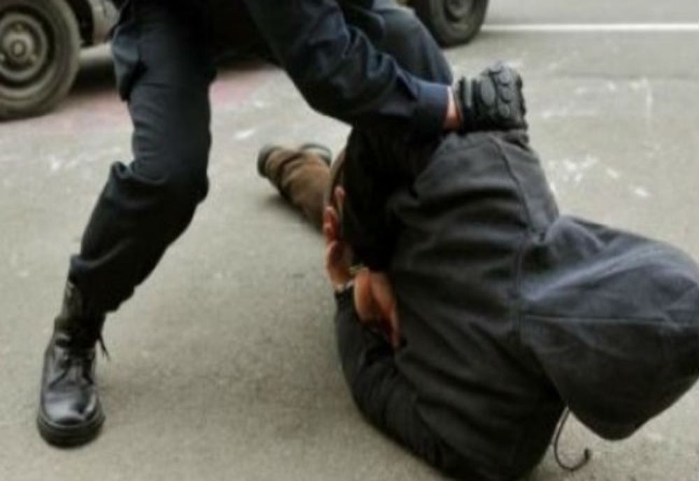 Bătaie lângă un bar din Satu Mare. Un bărbat a ajuns la spital