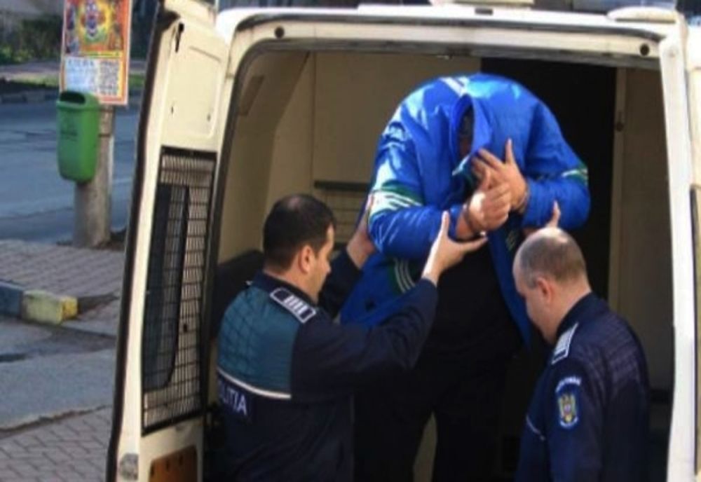 Mașină spartă în centrul municipiului, în apropiere de Palatul de Justiție