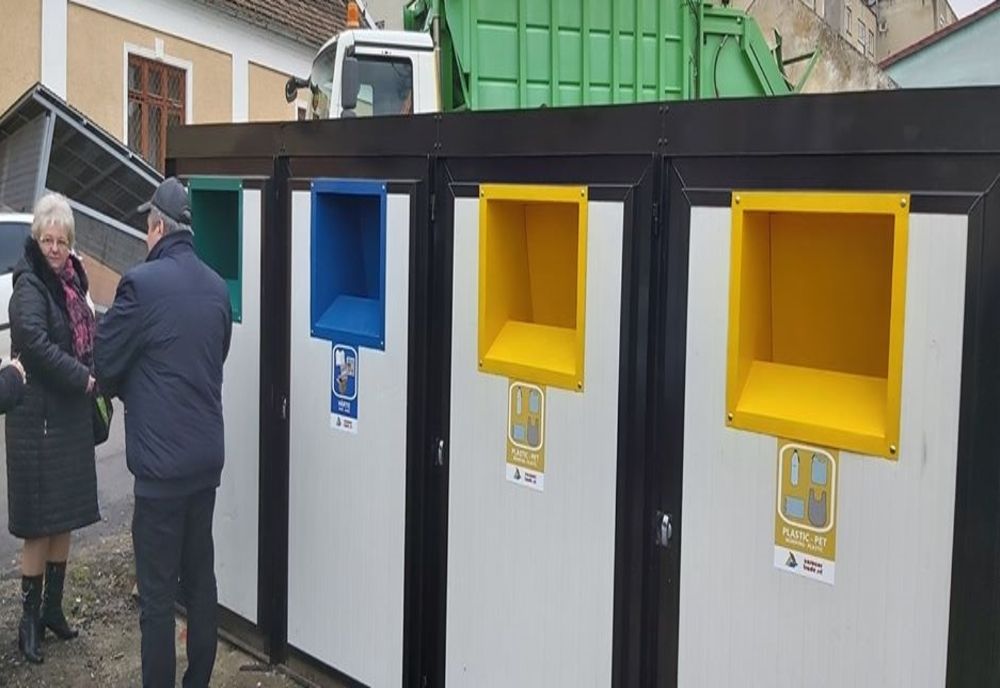 Primăria Tășnad a amplasat primele platforme subterane de colectare selectivă a deșeurilor din județ