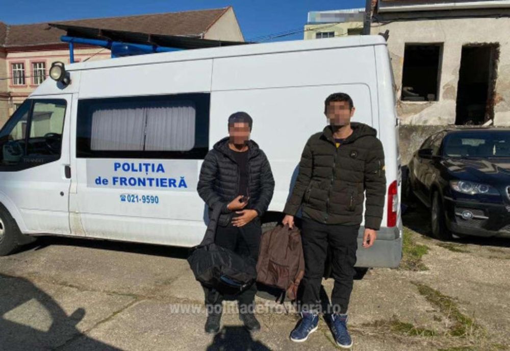 Doi indieni prinși de polițiștii de frontieră din Berveni