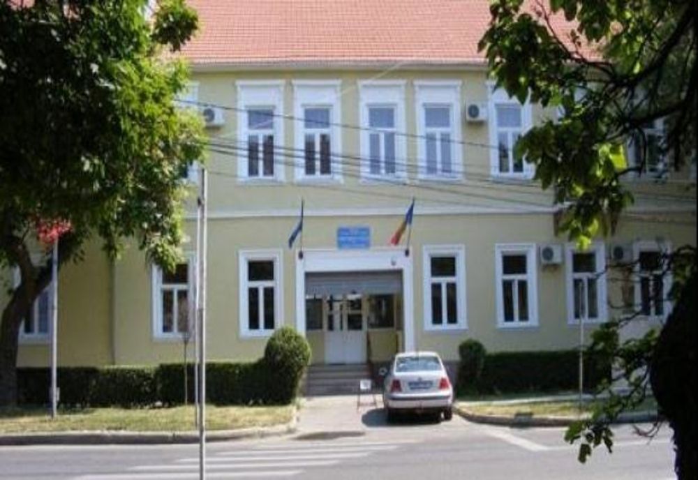 Inspectoratul Școlar Județean Satu Mare restrânge activitatea directă cu publicul