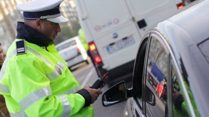 Bărbat din Bihor, fără permis, prins în timp ce se plimba cu mașina prin județul Satu Mare