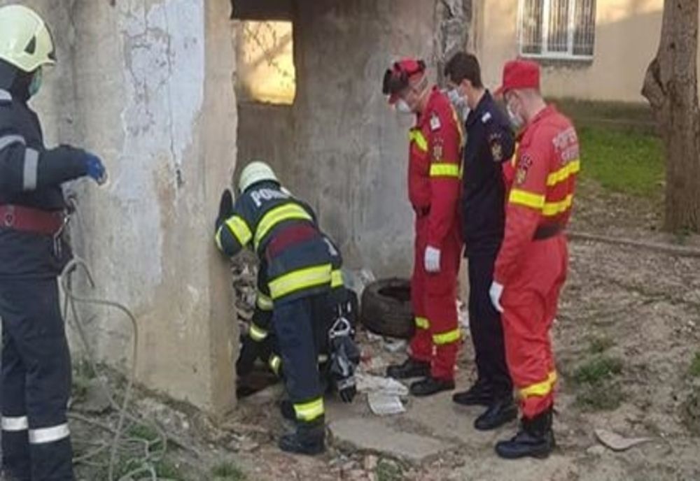 Sătmărean căzut într-un canal, salvat de pompieri