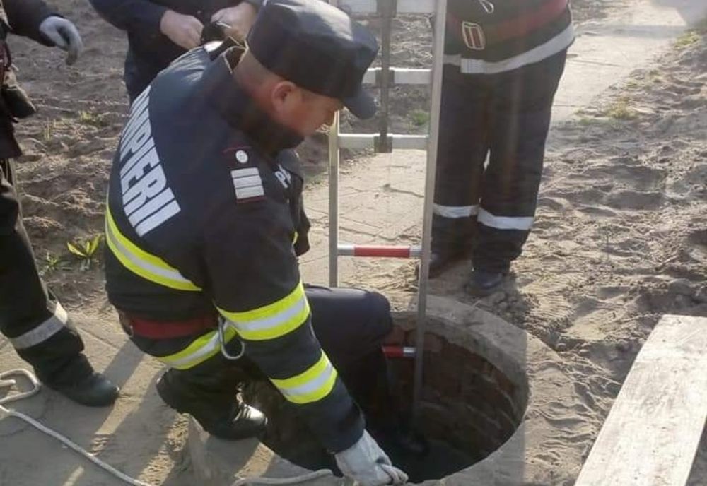 Bărbat găsit decedat într-o fântână