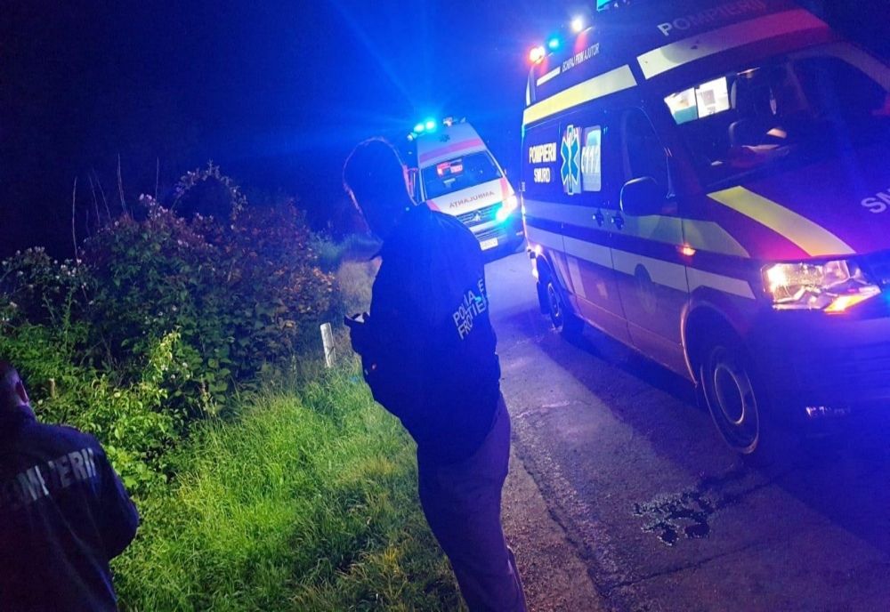 Accident în Orașu Nou. Șoferul și un pasager au fost transportați la spital