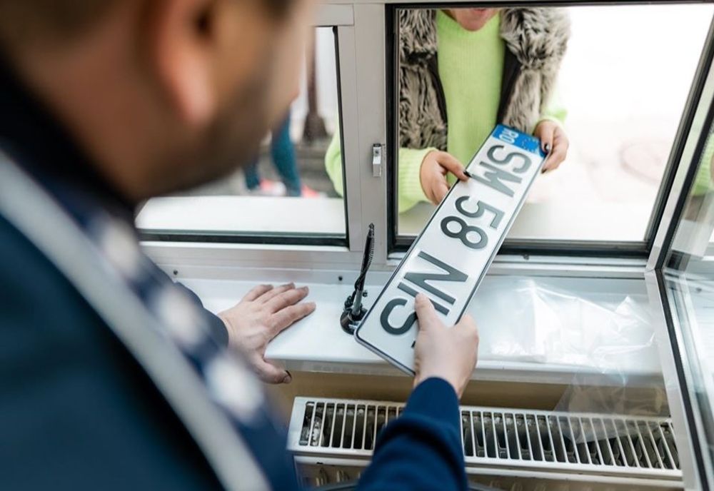 Din 15 iunie se reia proba teoretică pentru permise