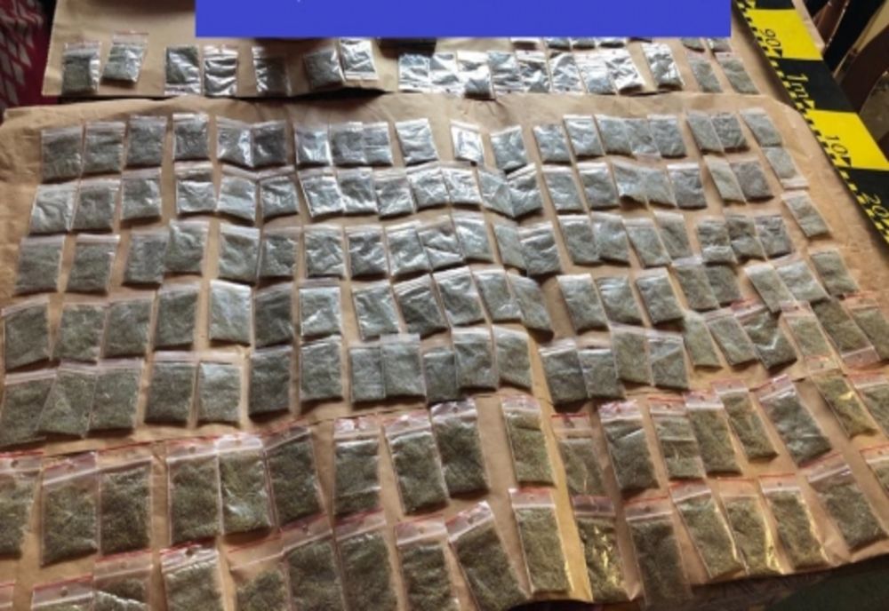 FOTO | Droguri descoperite în localităţile Vetiș și Oar