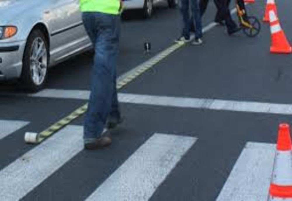 Femeie lovită de o maşină pe o trecere de pietoni din Satu Mare