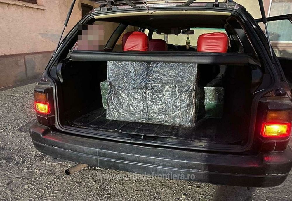 Bărbat din Satu Mare prins de polițiștii de frontieră cu portbagajul plin de țigări