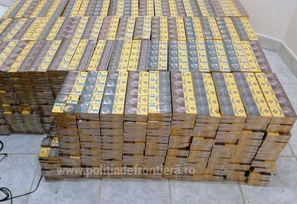 Câteva sute de pachete de țigări de contrabandă, capturate de polițiștii de frontieră din Halmeu