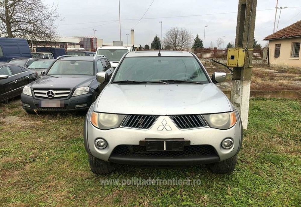 Maşini căutate de autoritățile din Franța și Italia, descoperite la PTF Petea