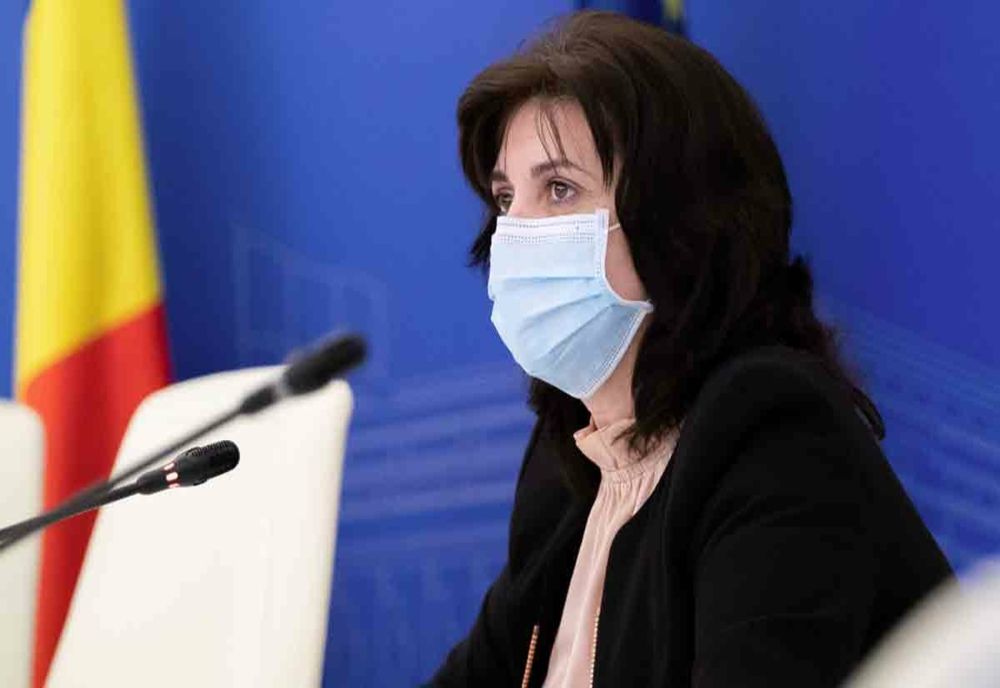 Toate școlile și grădinițele din România trec în ONLINE