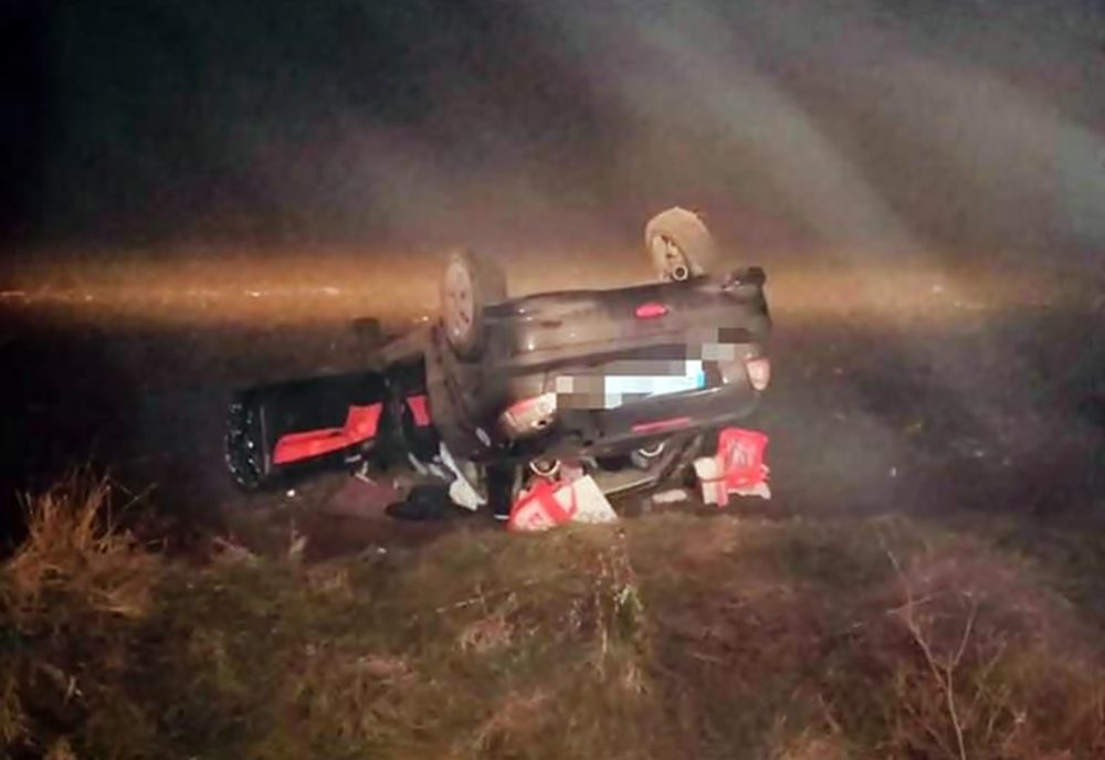 Accident rutier pe DN 19, la ieșire din Carei! Pompierii au intervenit cu o autospecială de stingere cu apă și o ambulanță SMURD 