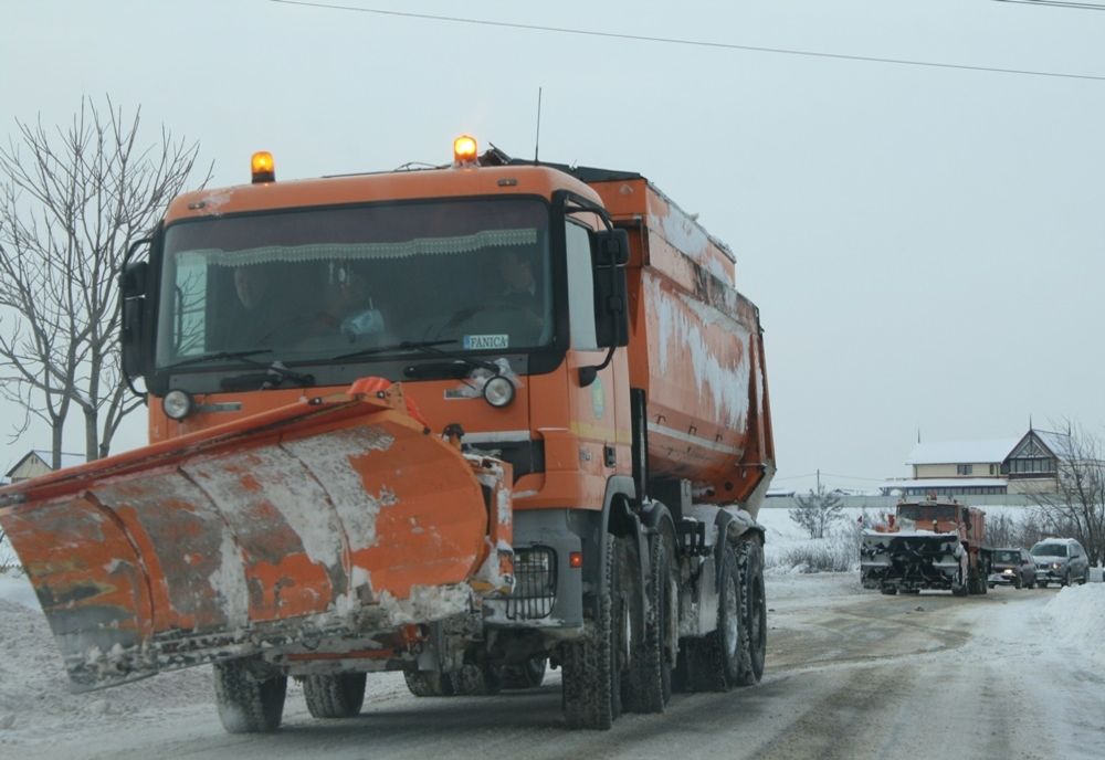 800 de tone de materiale antiderapante împrăștiate în Satu Mare în ultimele 24 de ore 