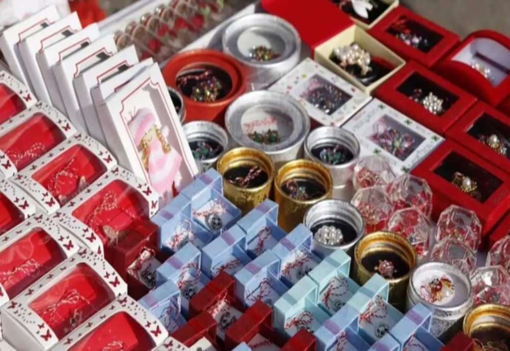 Mărțișoarele și florile, INTERZISE de 1 și 8 Martie în școli