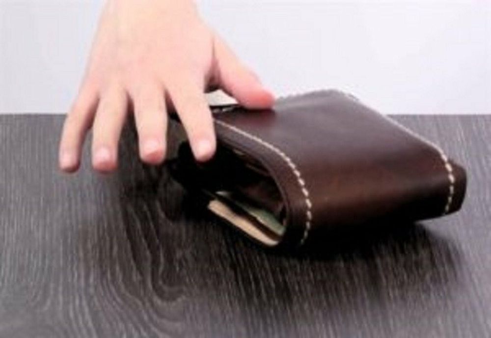 Doi bărbaţi reţinuţi de poliţiştii din Tășnad! Au intrat în casă peste un bătrân şi i-au furat 50 de lei