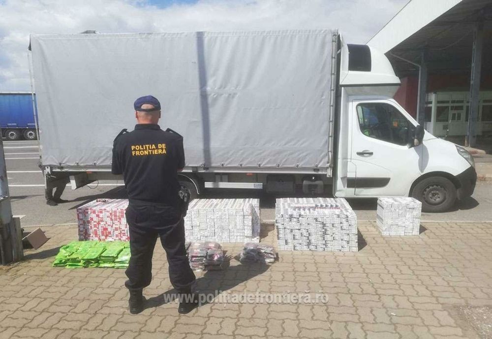 Peste 10.000 pachete cu ţigări și 434 kg tutun, confiscate la frontiera de nord