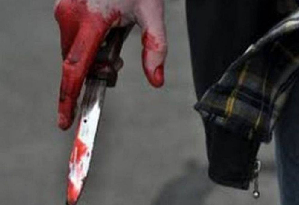 Tânăr de 19 ani înjunghiat în faţa blocului, în Satu Mare! Agresorul de 16 ani este acuzat de tentativă de omor