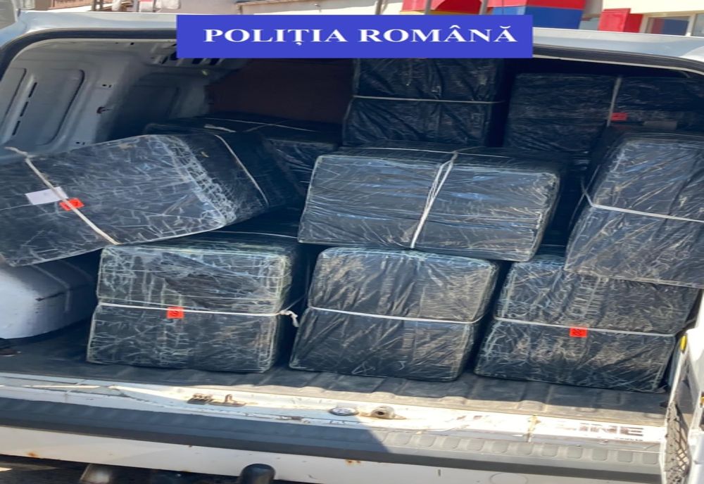 Doi tineri din Ucraina prinşi cu peste 500.000 de ţigarete de contrabandă