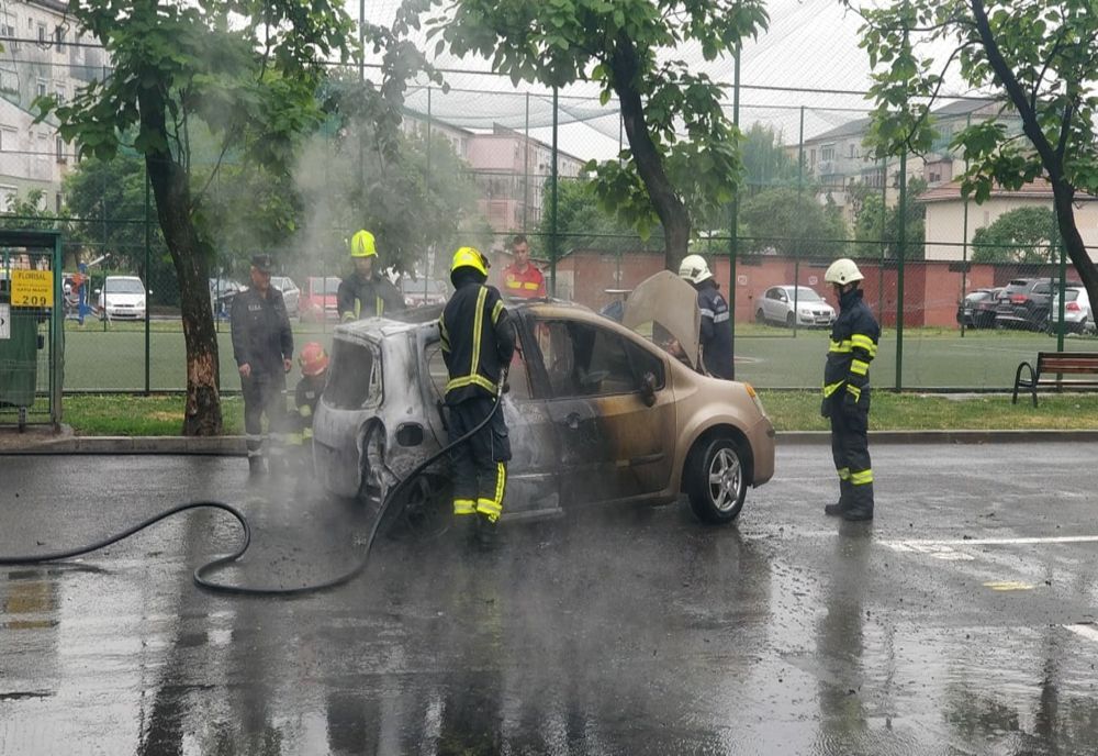 Autoturism făcut scrum, în Satu Mare