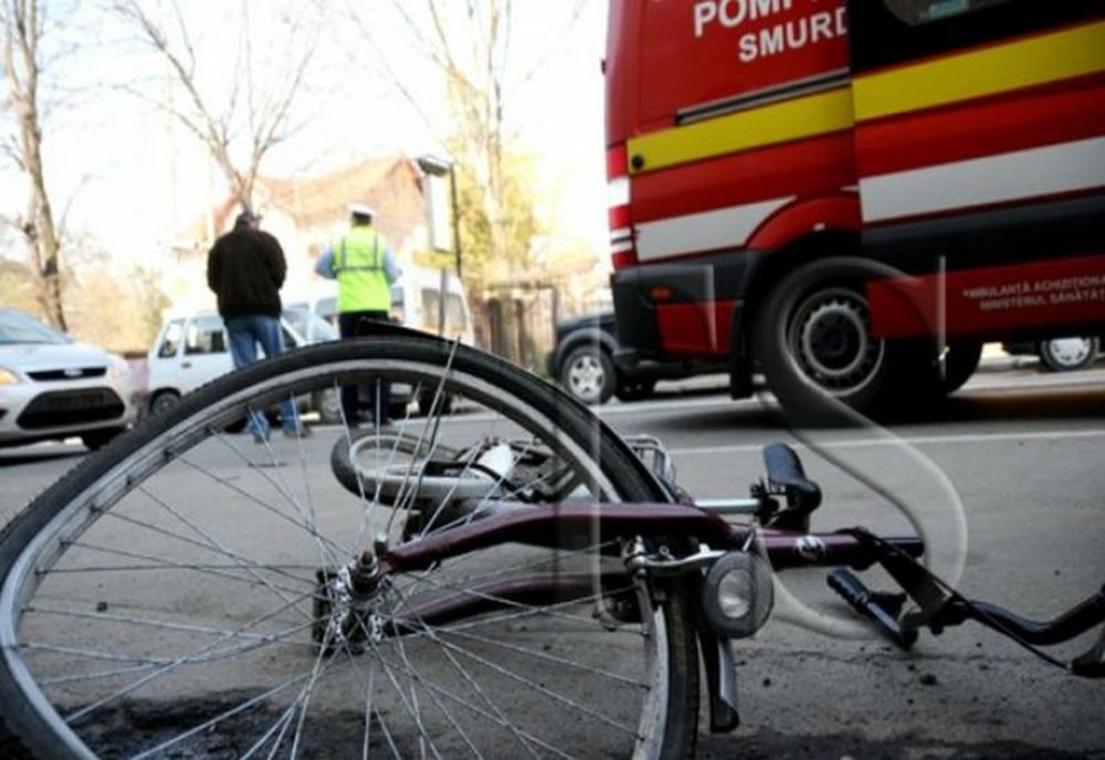 Accident în judeţul Satu Mare! Un biciclist a fost grav rănit după ce a fost lovit de o autoutilitară