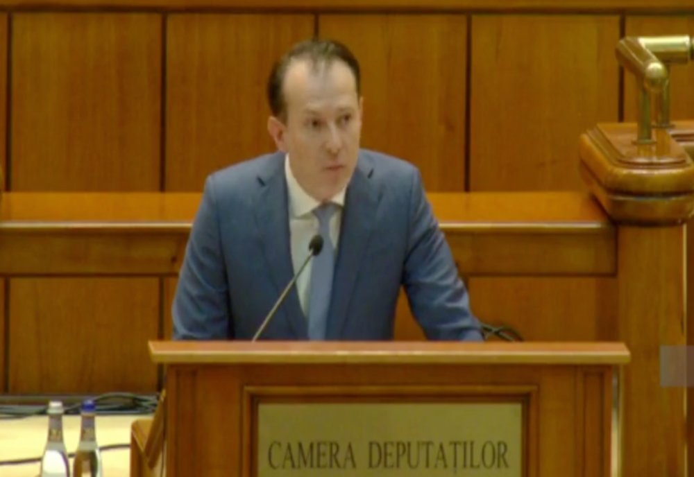 A început dezbaterea moțiunii de cenzură. Premierul, HUIDUIT la scenă deschisă, în Parlament