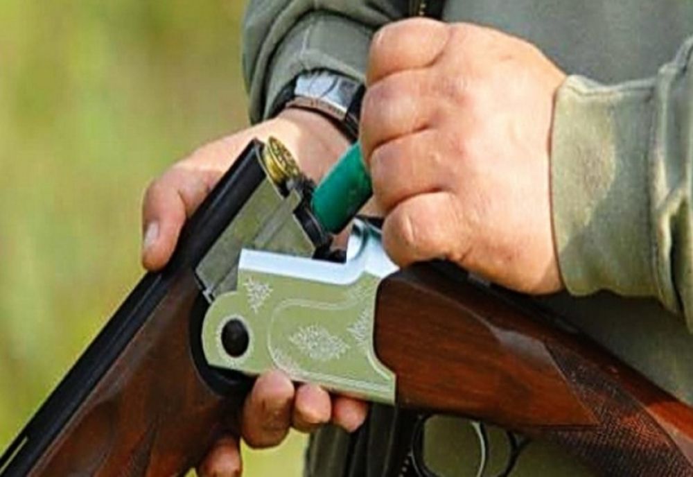 Bărbat din Satu Mare cercetat după ce a împuşcat ilegal un căprior