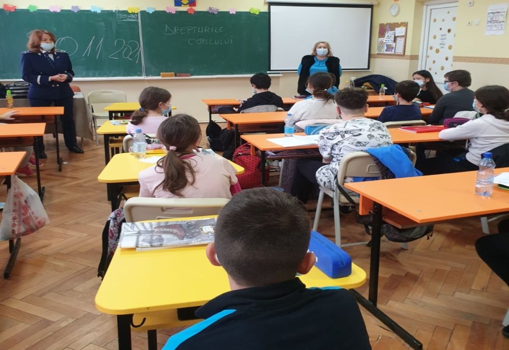 Ziua Internațională a Drepturilor Copilului  marcată de polițiști la Școala Gimnazială Mircea Eliade