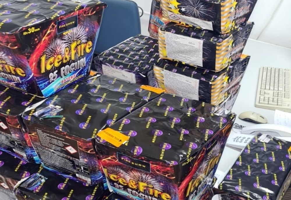 FOTO: Sătmărean, prins cu articole pirotehnice, fără să justifice proveniența lor 