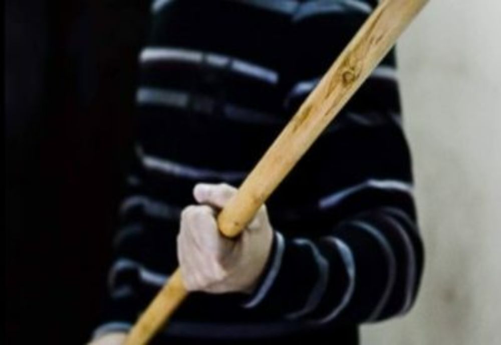 Scandal pe un câmp de lângă Lucăceni! Doi bărbaţi s-au luat la bătaie