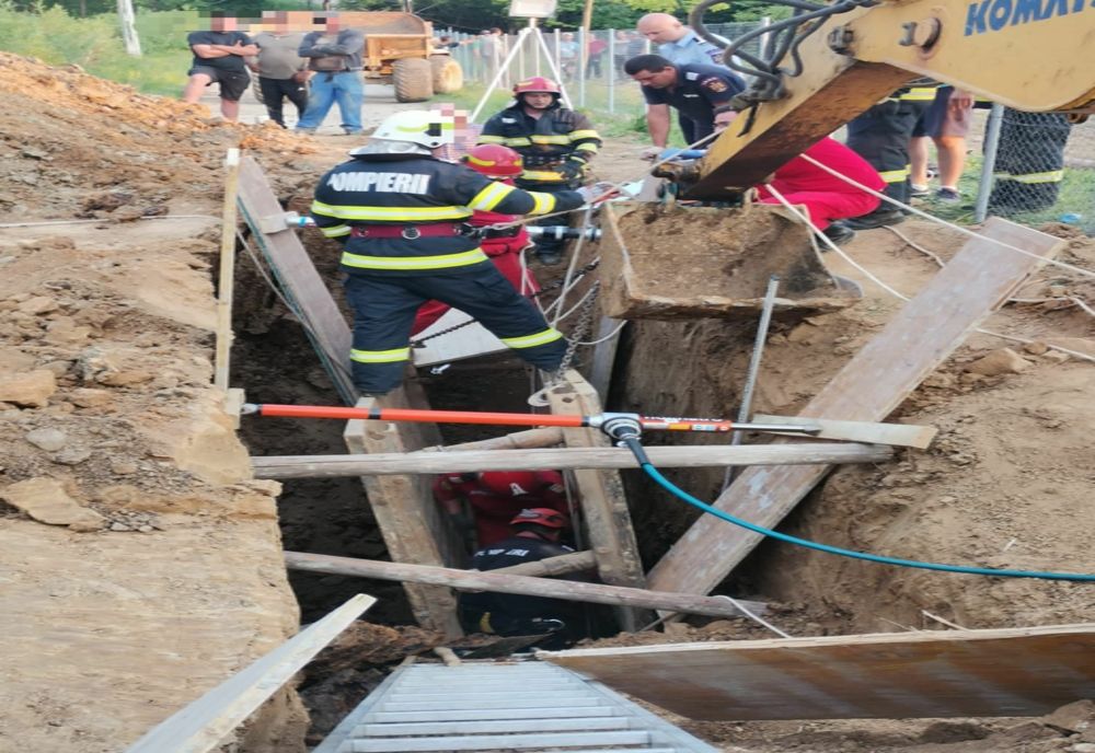 Tragedie în Negrești-Oaș unde un tânăr a murit după ce a fost prins sub un mal de pământ