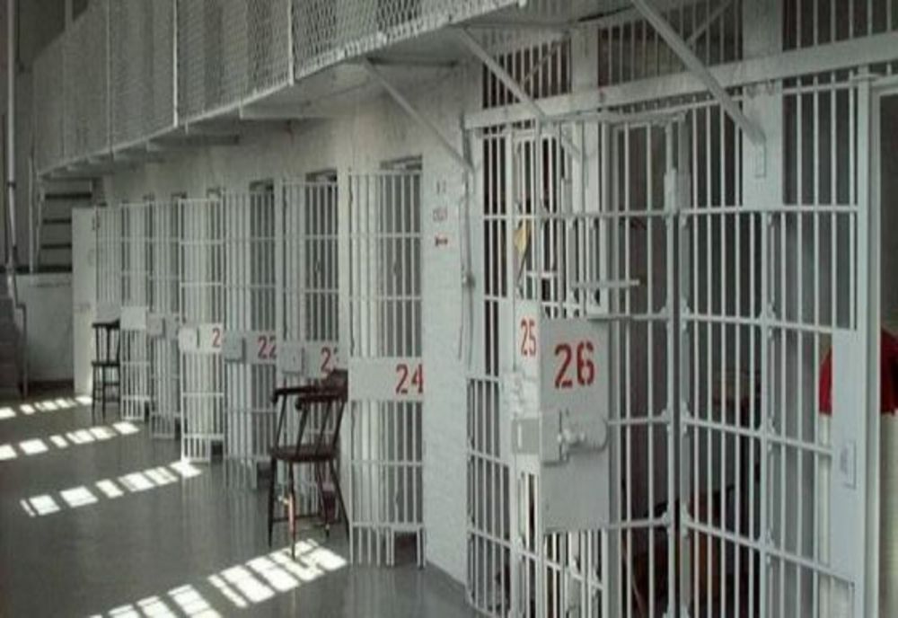 Sătmăreancă, condamnată pentru tâlhărie, dusă după gratii