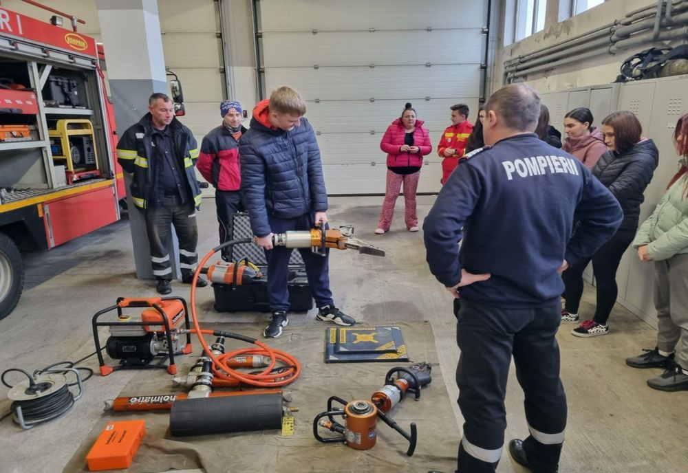 50 de tineri au fost pregătiţi de ISU Satu Mare în cadrul proiectului “Salvator din pasiune”