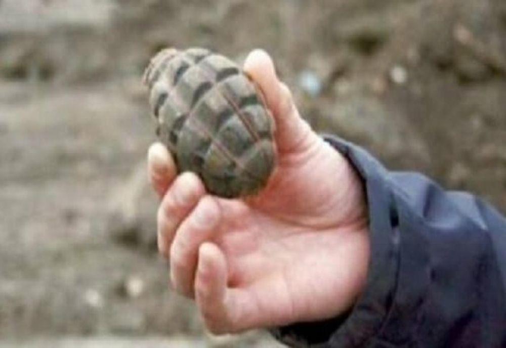 Surpriza peste care a dat un sătmărean care a cumpărat o mobilă veche! A găsit o grenadă într-un sertar