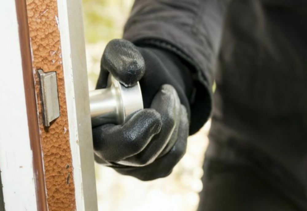 Bihorean arestat preventiv în Satu Mare pentru furt calificat! A furat din casa unei bătrâne câteva zeci de mii de lei