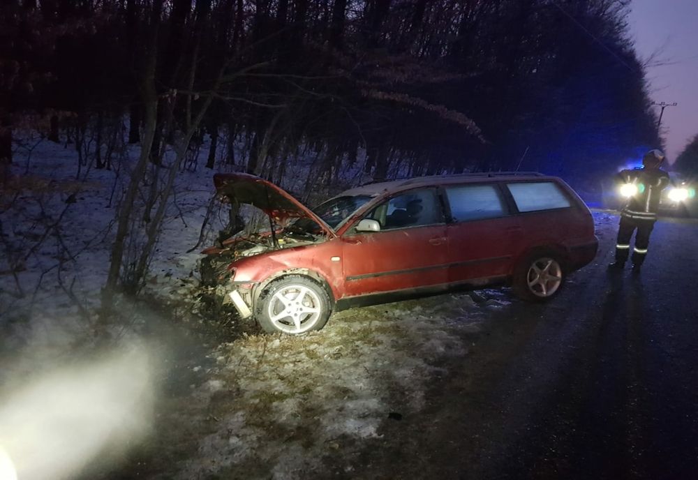 Accident în apropierea localității Nicula! O femeie a ajuns la spital