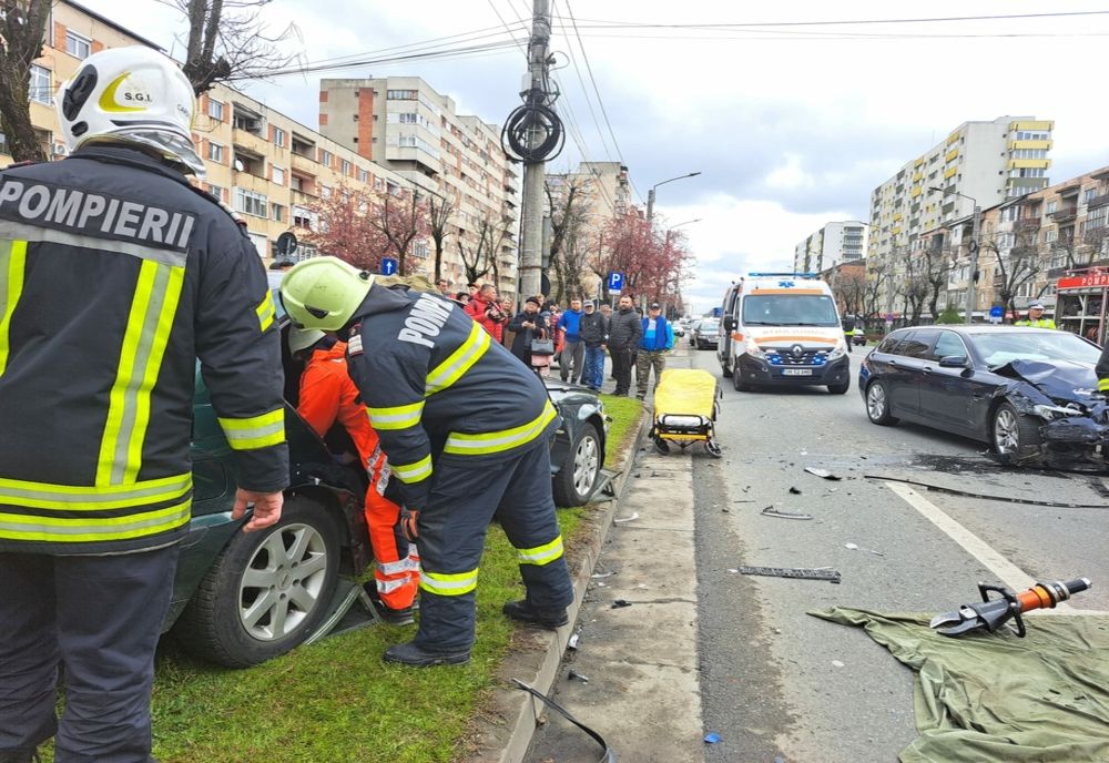Accident în Satu Mare! Trei persoane, rănite. Una a fost transportată la spital