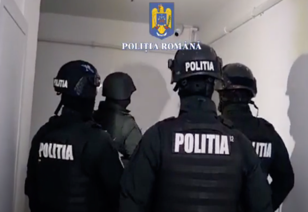 37 DE PERCHEZIȚII DOMICILIARE LA PERSOANE CERCETATE PENTRU LOVIRE SAU ALTE VIOLENȚE, CAMĂTĂ ȘI ȘANTAJ