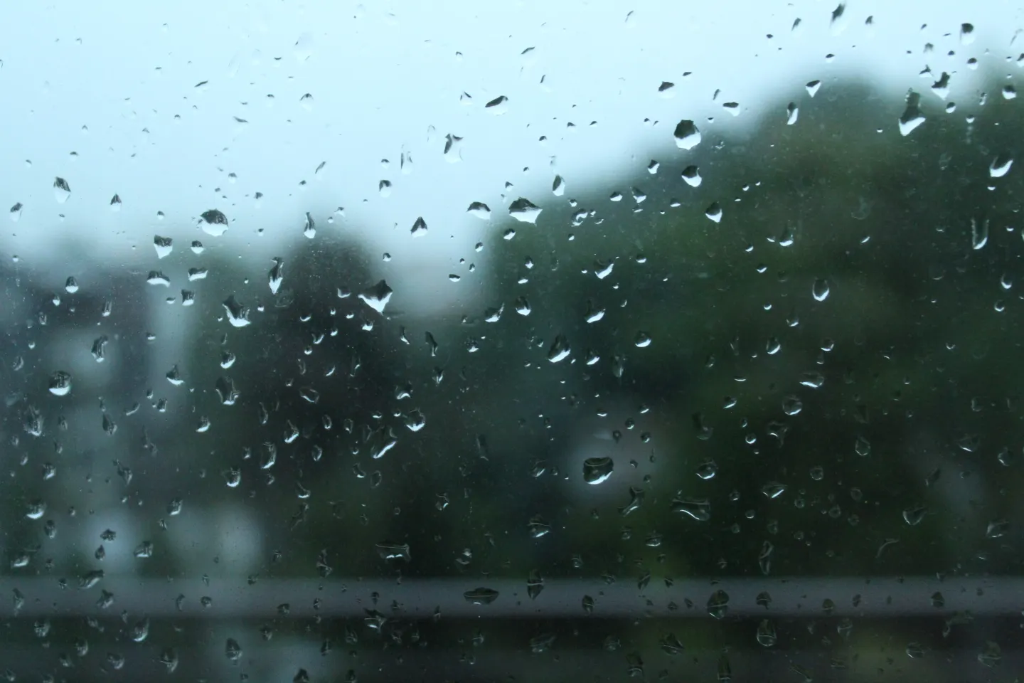 Vremea, 4 iulie. Temperaturi de până la 34 de grade și furtuni cu grindină în mai multe zone din țară
