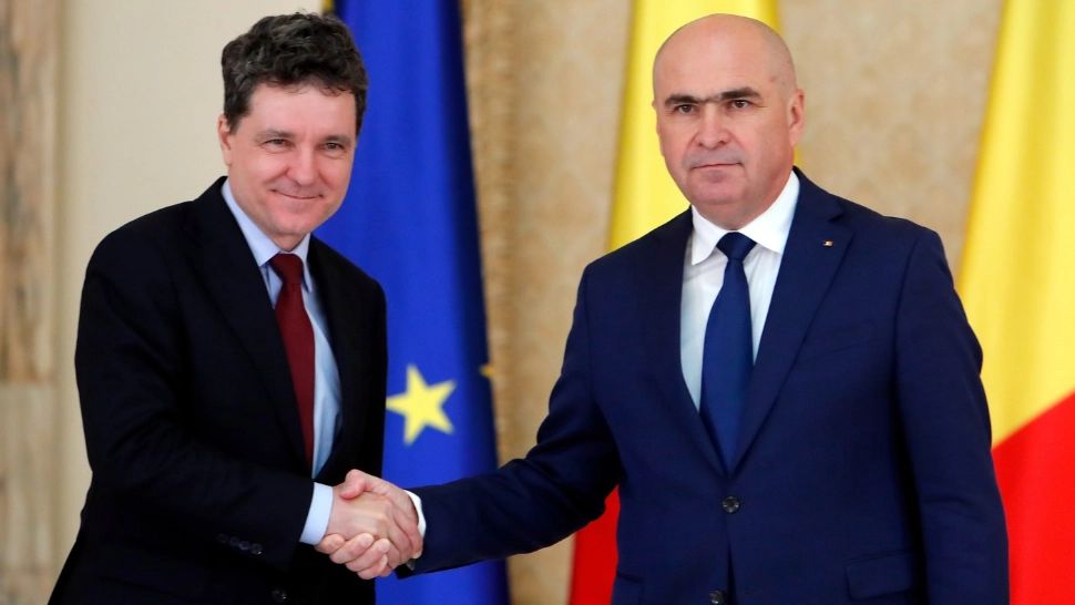 Nicușor Dan este aproape sigur că moțiunea va trece. Singura soluție este ca Bolojan să facă pasul înapoi – SURSE