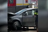 Accident terifiant: familie cu trei copii în spital după ce a intrat cu mașina în gard