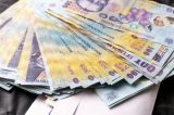 Salariul mediu net a scăzut în aprilie 2026 față de martie. Domeniile în care angajații primesc cele mai mari salarii