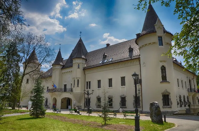 castel-Karolyi