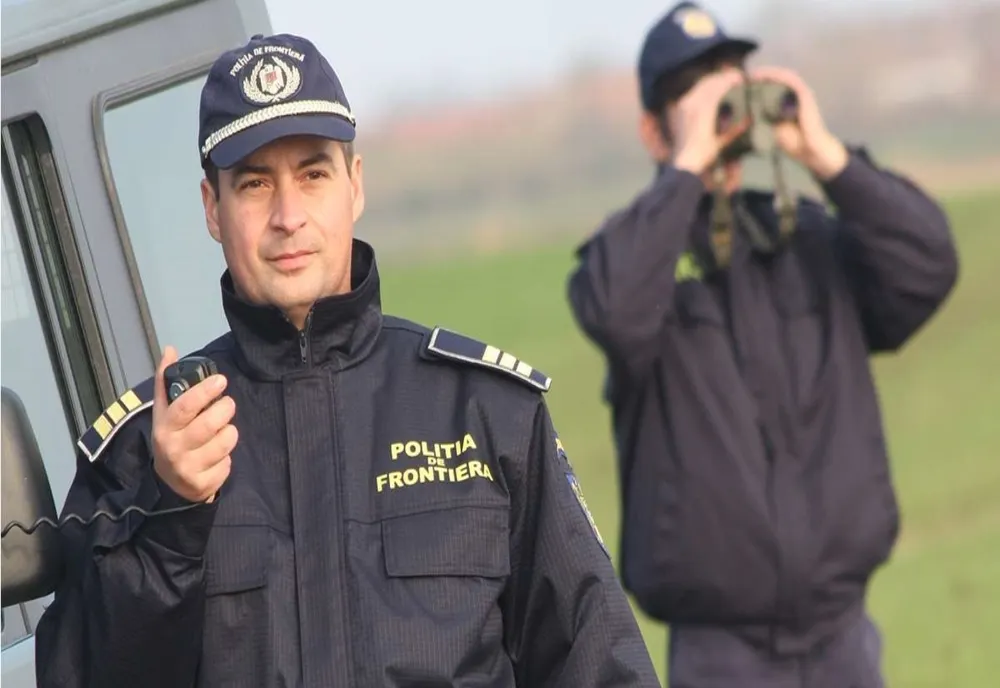 Doi cetățeni din Maroc, reținuți de polițiștii de frontieră 