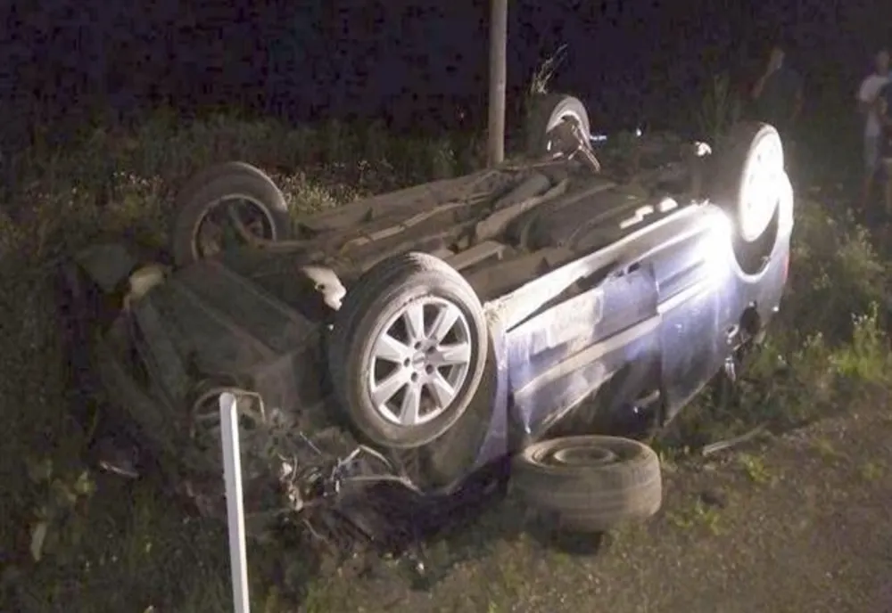 Un băimărean băut şi fără permis a furat o maşină din județul Satu Mare şi a ajuns cu ea în şanţ