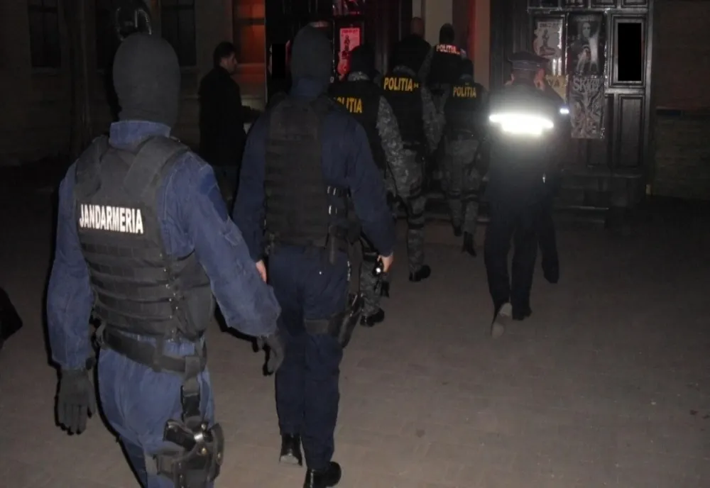 Razii de amploare în județul Satu Mare. 30 de persoane, legitimate